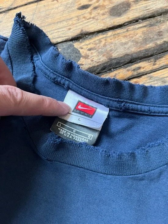 90s vintage Nike Navy 'Angels 30' Graphic Tee - Picture 4 of 5